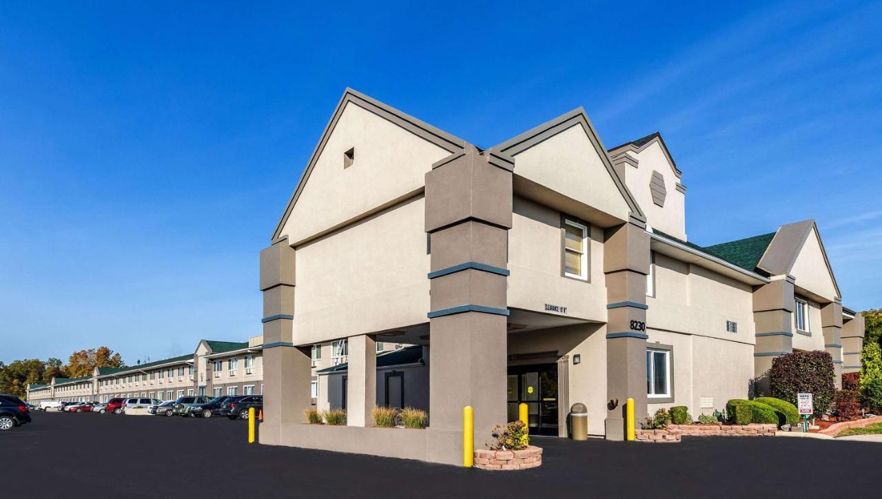 רומולוס Magnuson Hotel Detroit Airport מראה חיצוני תמונה