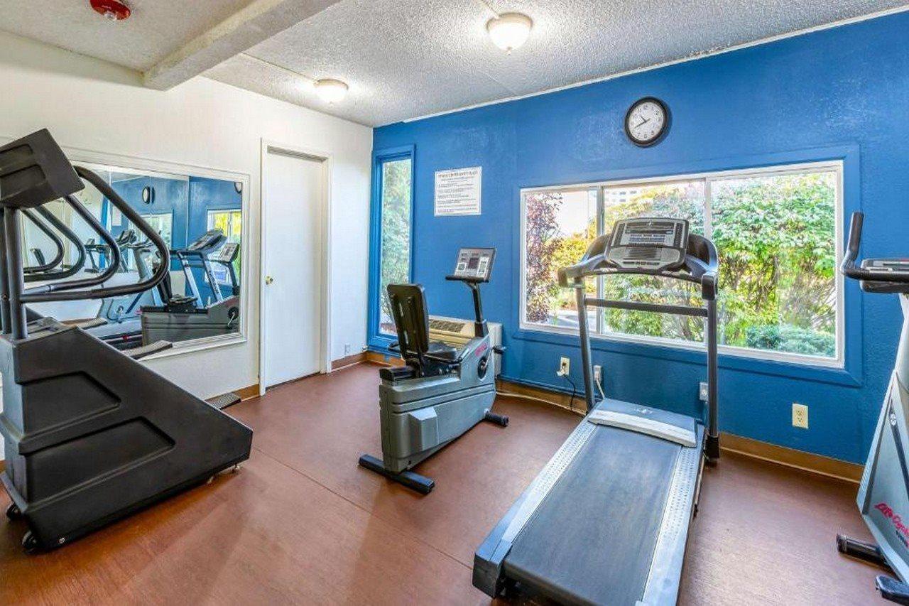 רומולוס Magnuson Hotel Detroit Airport מראה חיצוני תמונה