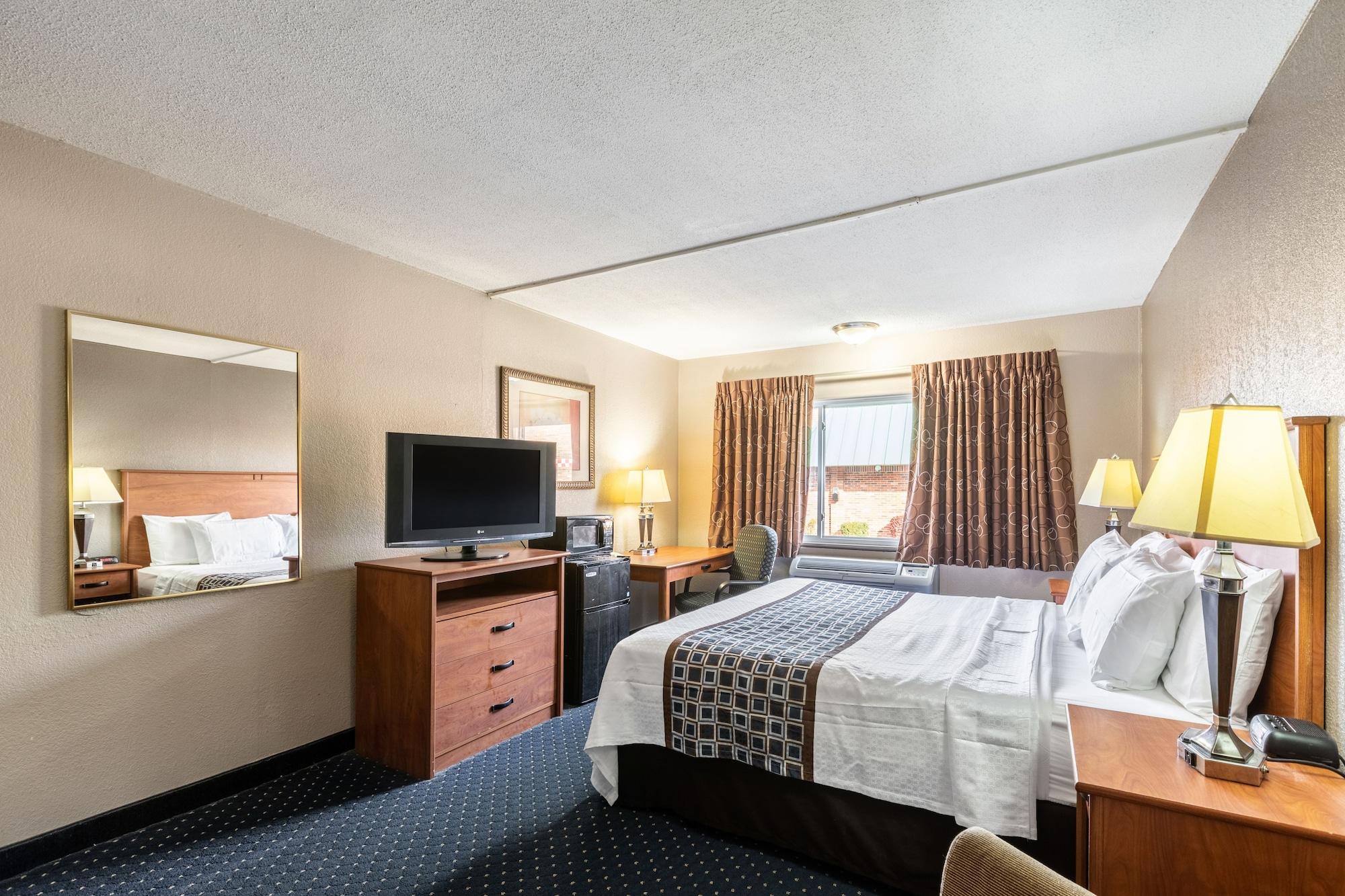 רומולוס Magnuson Hotel Detroit Airport מראה חיצוני תמונה