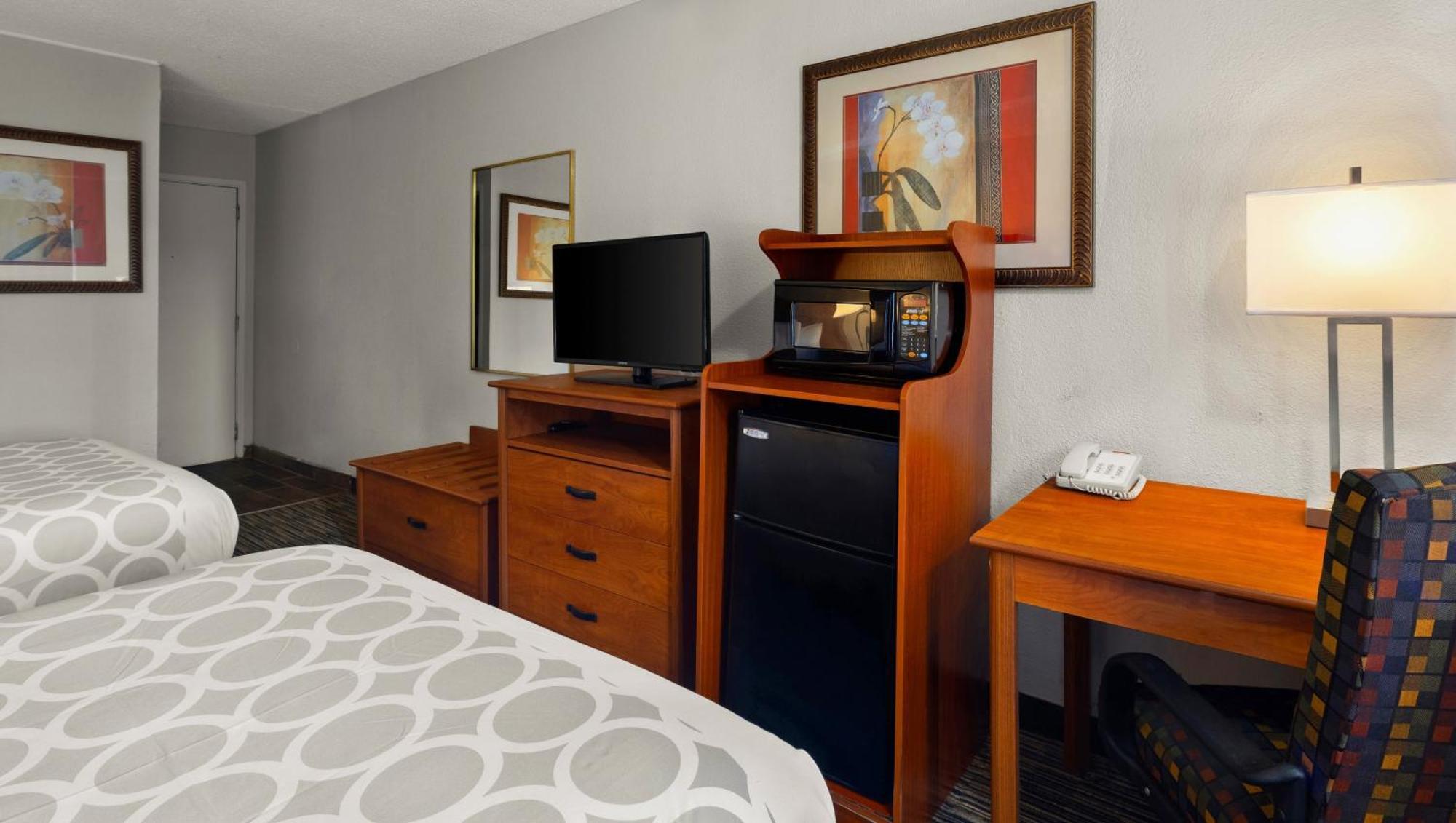 רומולוס Magnuson Hotel Detroit Airport מראה חיצוני תמונה