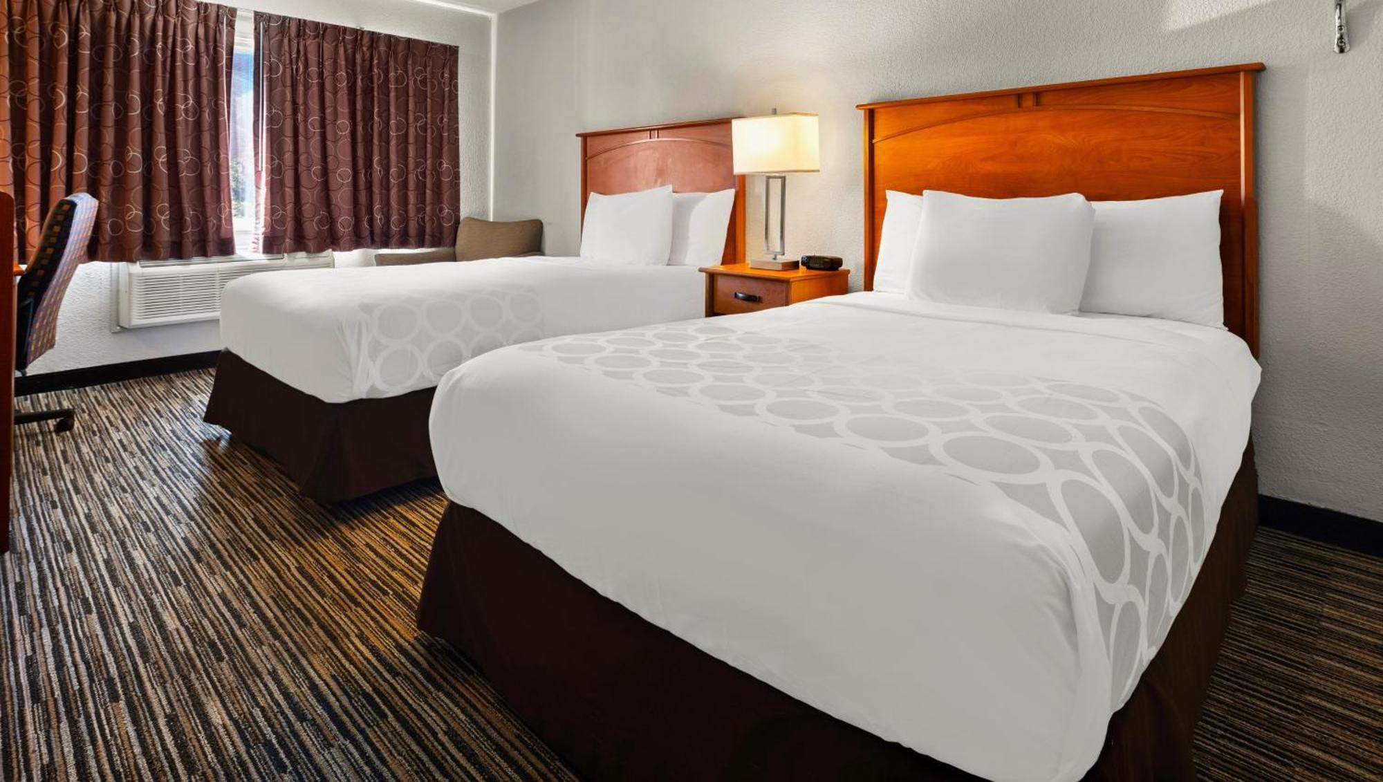 רומולוס Magnuson Hotel Detroit Airport מראה חיצוני תמונה