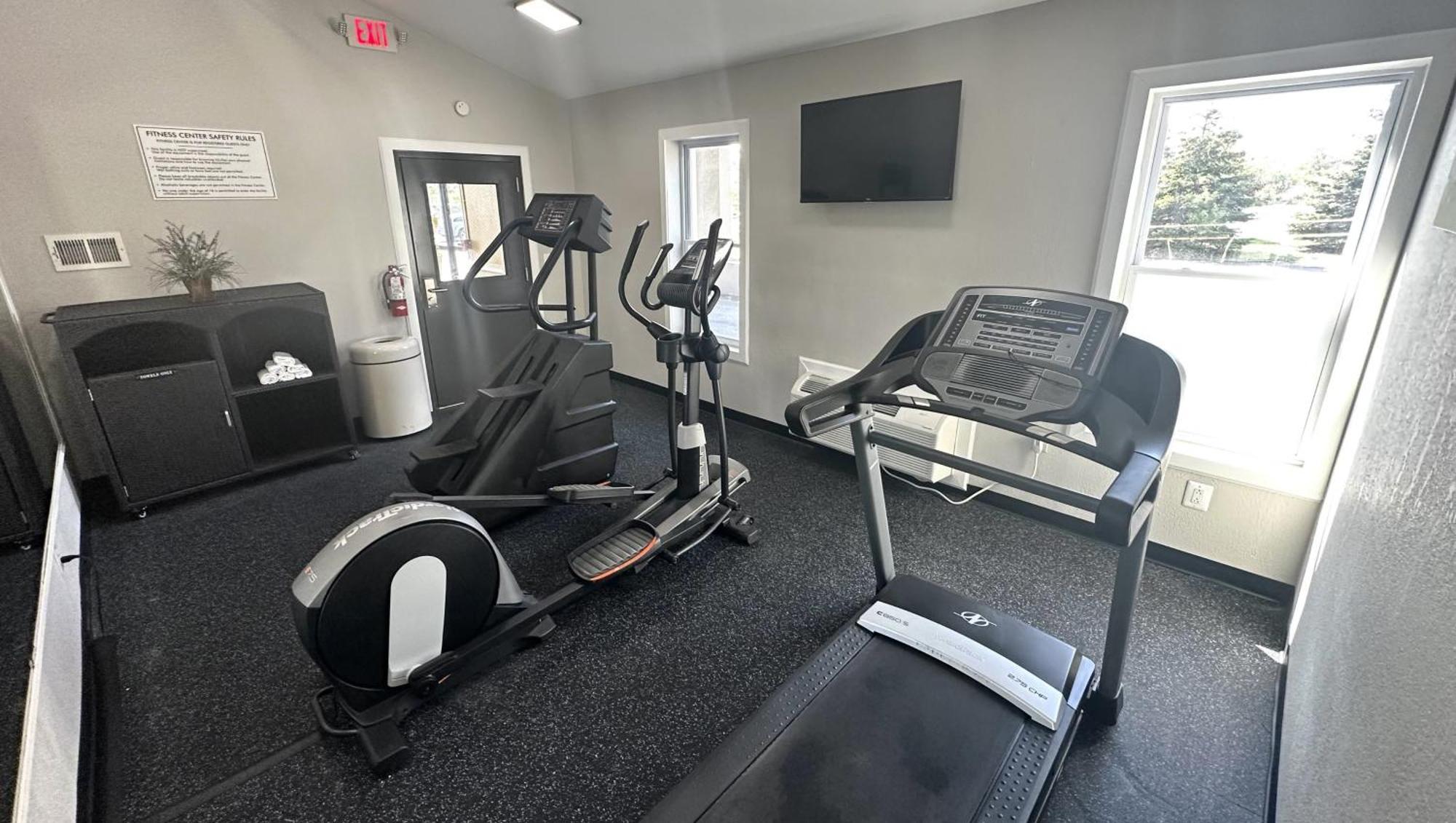 רומולוס Magnuson Hotel Detroit Airport מראה חיצוני תמונה