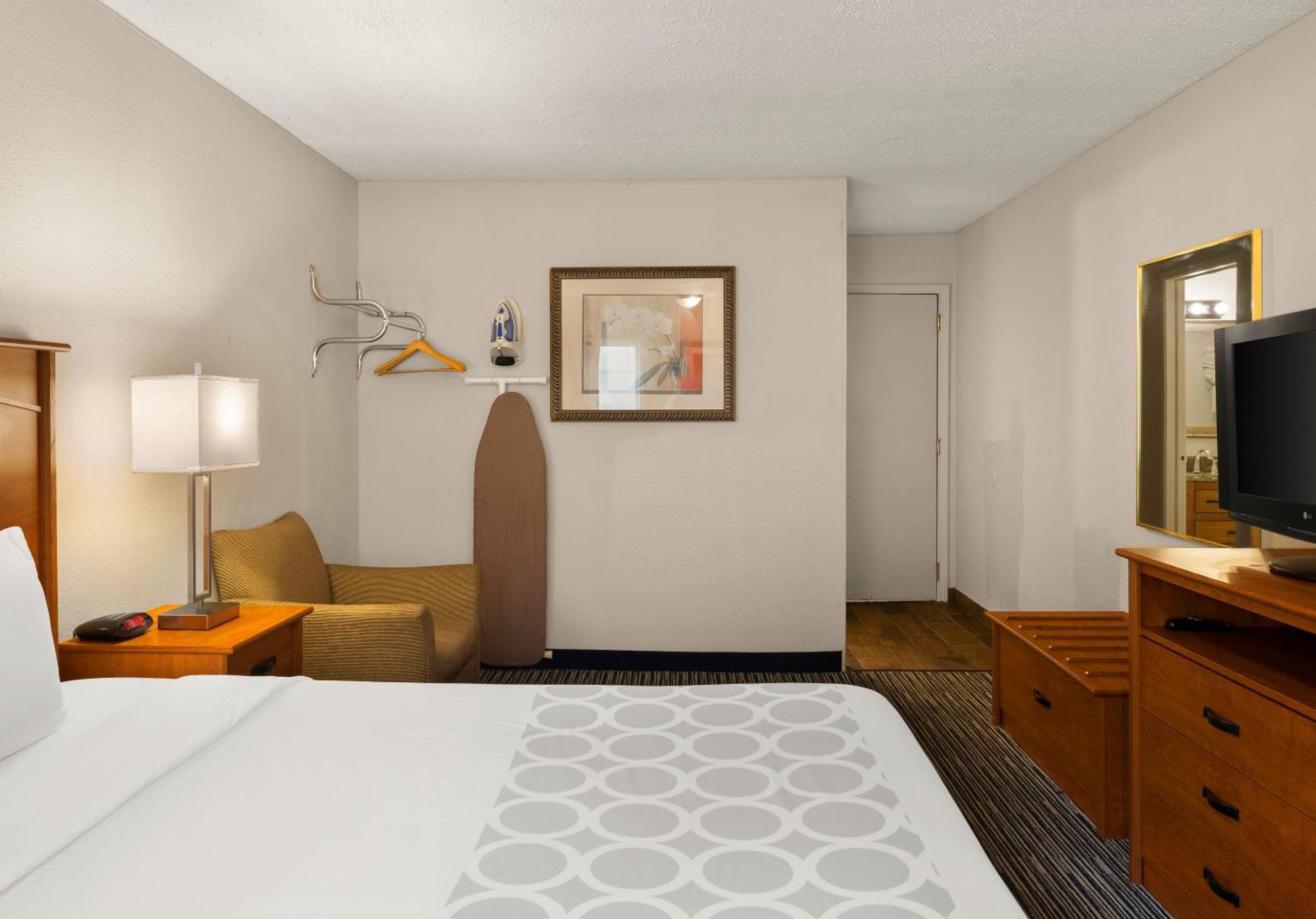 רומולוס Magnuson Hotel Detroit Airport מראה חיצוני תמונה