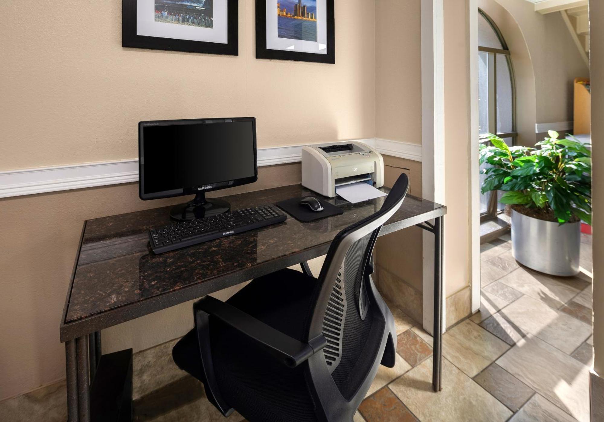 רומולוס Magnuson Hotel Detroit Airport מראה חיצוני תמונה
